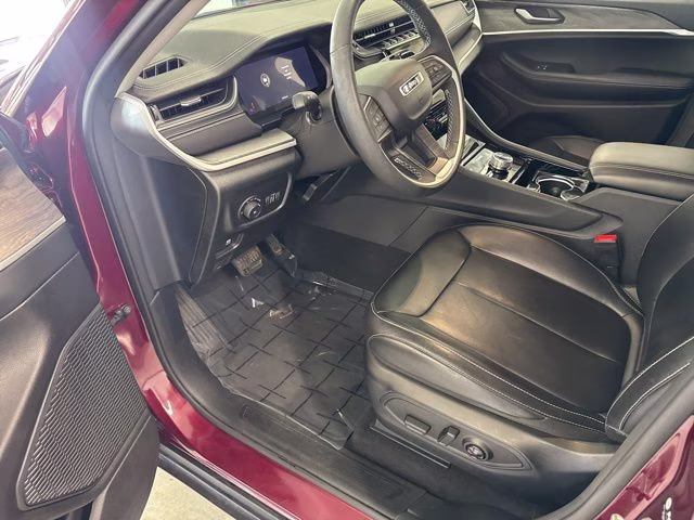 2023 Velvet Red Pearlcoat Jeep Grand Cherokee Limited 4X4 SUV