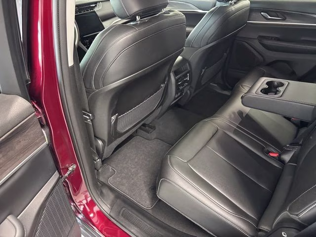 2023 Velvet Red Pearlcoat Jeep Grand Cherokee Limited 4X4 SUV