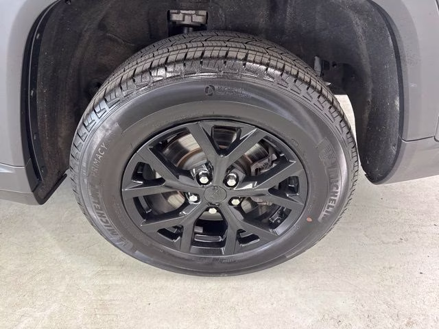 2024 Baltic Gray Metallic Clearcoat Jeep Grand Cherokee L Altitude X 4X4 SUV