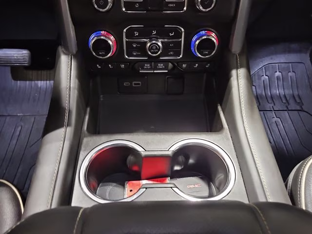 2023 Onyx Black GMC Yukon XL SLT 4X4 SUV