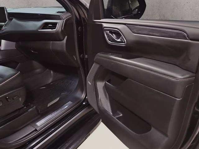 2023 Onyx Black GMC Yukon XL SLT 4X4 SUV