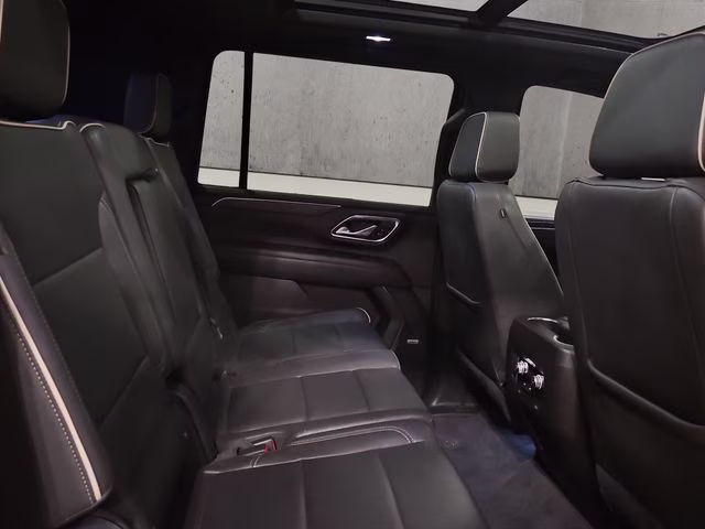 2023 Onyx Black GMC Yukon XL SLT 4X4 SUV
