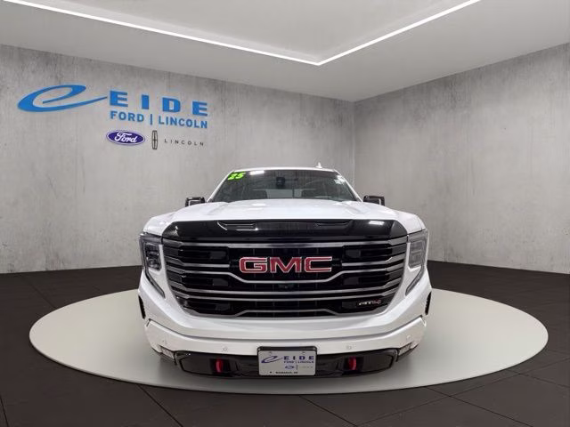 2025 Summit White GMC Sierra 1500 AT4 4X4 Truck