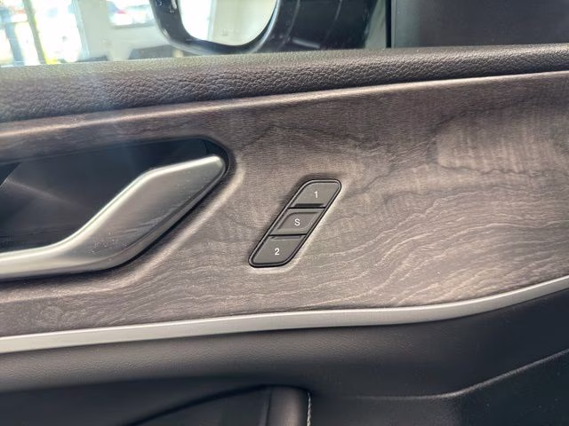 2023 Velvet Red Pearlcoat Jeep Grand Cherokee Limited 4X4 SUV