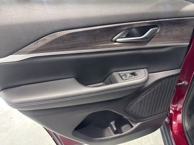 2023 Velvet Red Pearlcoat Jeep Grand Cherokee Limited 4X4 SUV
