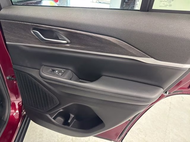 2023 Velvet Red Pearlcoat Jeep Grand Cherokee Limited 4X4 SUV