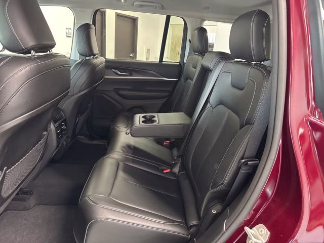 2023 Velvet Red Pearlcoat Jeep Grand Cherokee Limited 4X4 SUV
