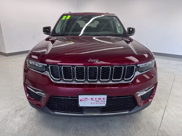 2023 Velvet Red Pearlcoat Jeep Grand Cherokee Limited 4X4 SUV