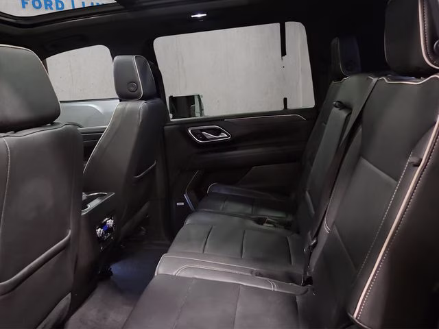 2023 Onyx Black GMC Yukon XL SLT 4X4 SUV