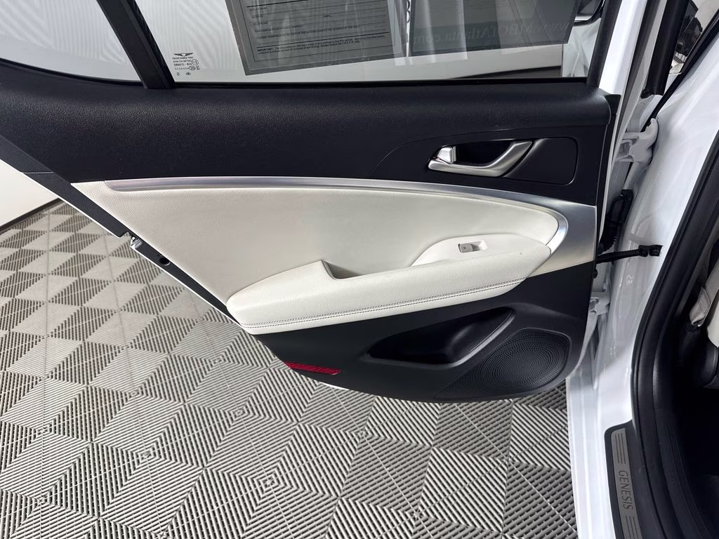 2025 Alta White Genesis G70 2.5T RWD Sedan
