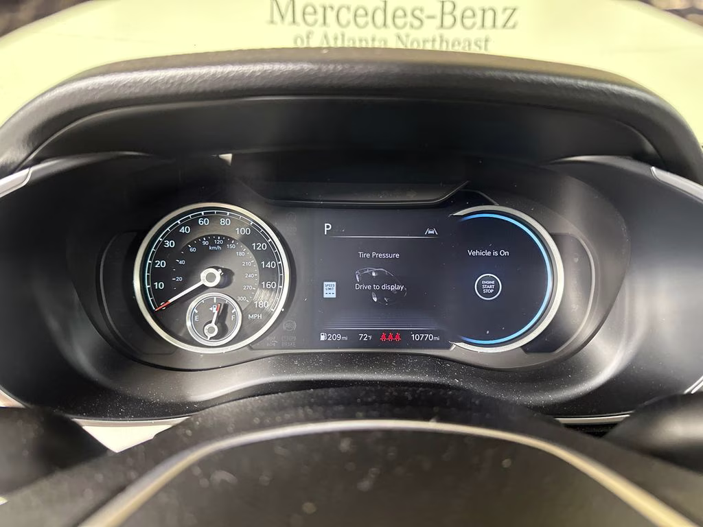 2025 Alta White Genesis G70 2.5T RWD Sedan