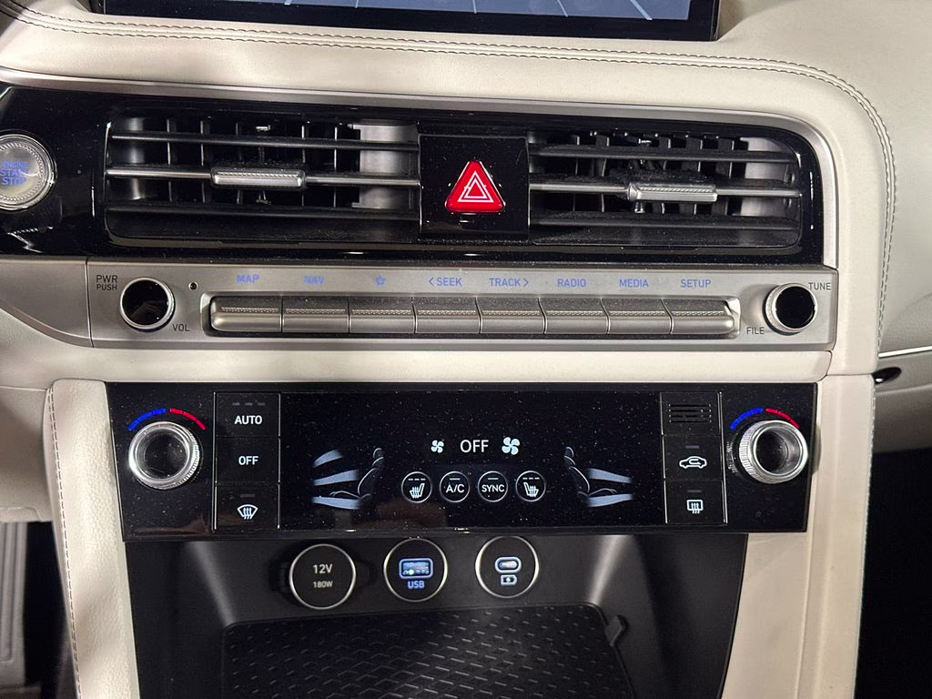 2025 Alta White Genesis G70 2.5T RWD Sedan