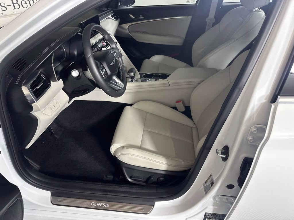 2025 Alta White Genesis G70 2.5T RWD Sedan