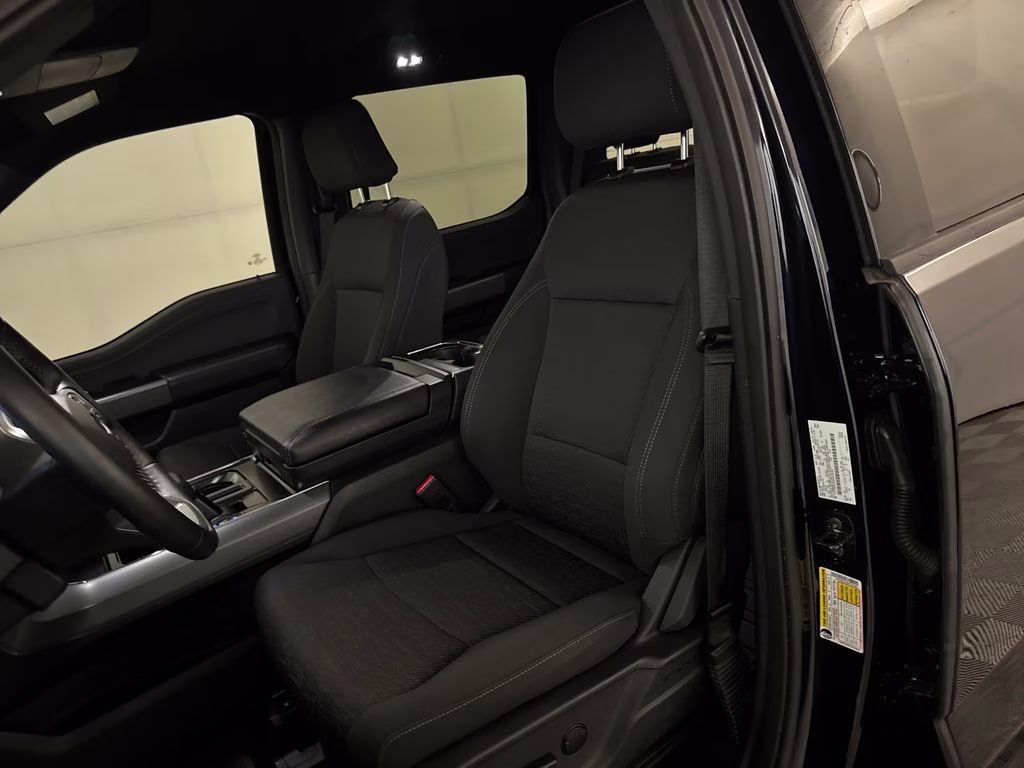 2025 Antimatter Blue Metallic Ford F-150 XLT 4X4 Truck
