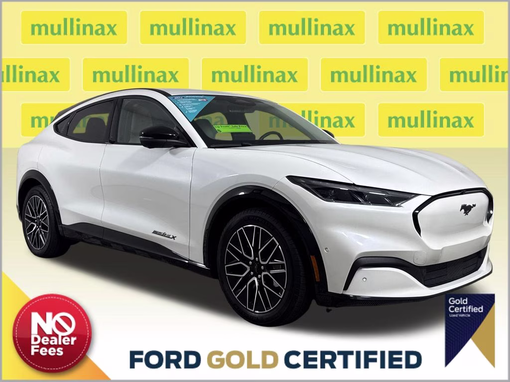 2024 Star White Metallic Tri-Coat Ford Mustang Mach-E Premium RWD SUV