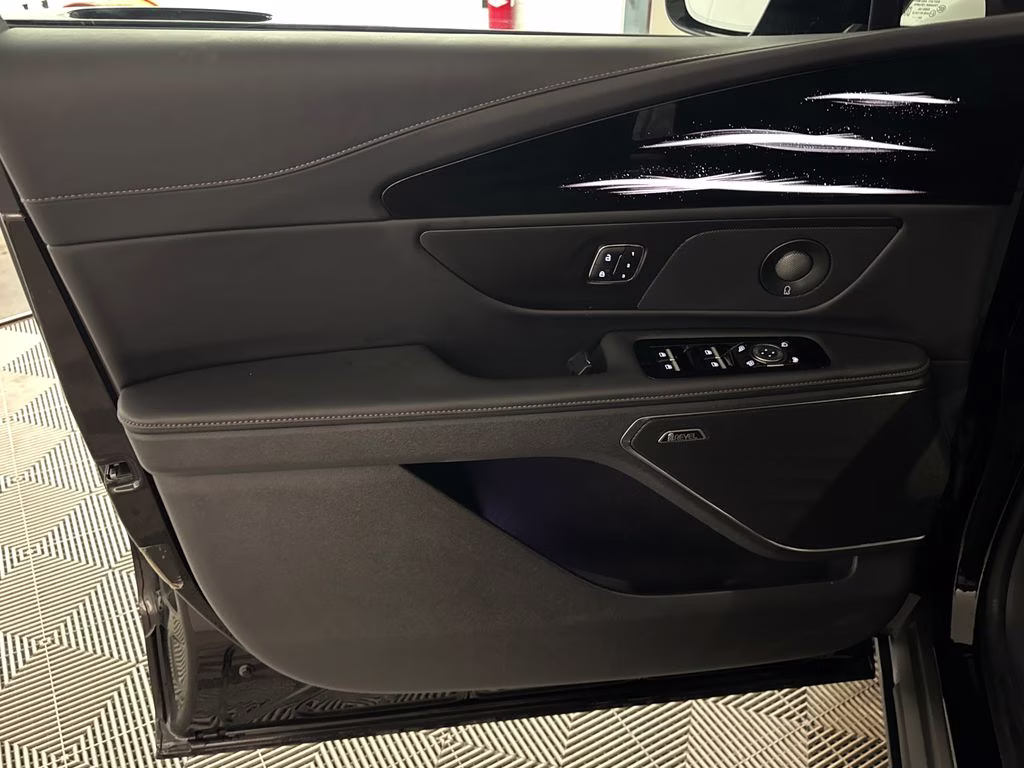 2025 Infinite Black Met CC Lincoln Nautilus Premiere AWD SUV