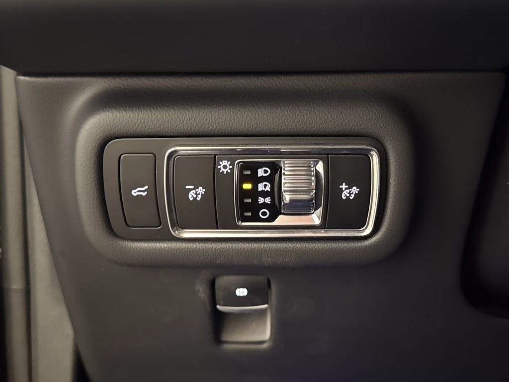 2025 Infinite Black Met CC Lincoln Nautilus Premiere AWD SUV