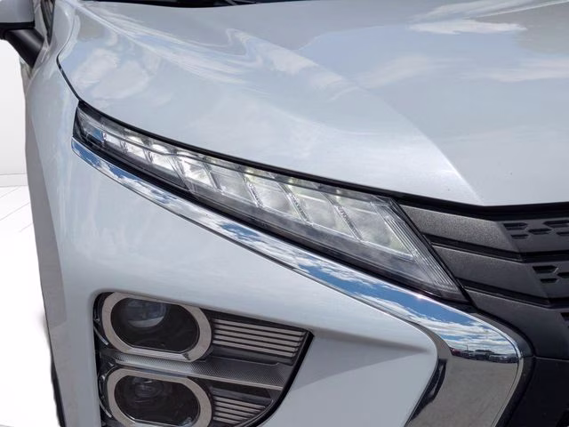 2024 White Diamond Mitsubishi Eclipse Cross SE 4X4 SUV
