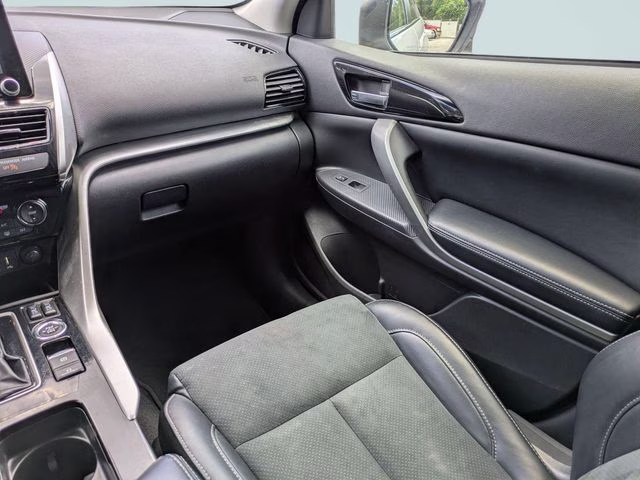 2024 White Diamond Mitsubishi Eclipse Cross SE 4X4 SUV