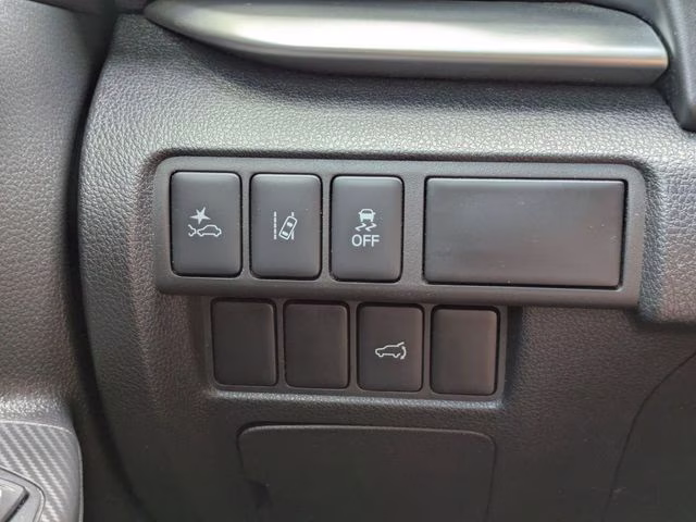 2024 White Diamond Mitsubishi Eclipse Cross SE 4X4 SUV