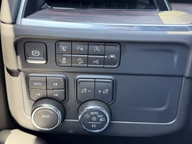 2025 Black Chevrolet Suburban Z71 4X4 SUV