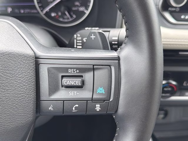 2025 Everest White Pearl Nissan Rogue SV FWD SUV