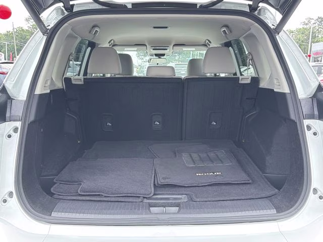 2025 Everest White Pearl Nissan Rogue SV FWD SUV