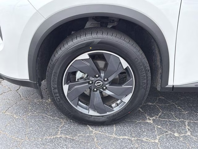 2025 Everest White Pearl Nissan Rogue SV FWD SUV