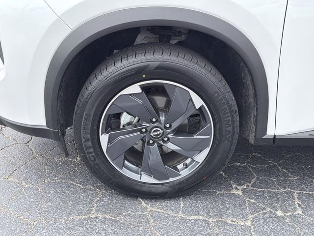 2025 Everest White Pearl Nissan Rogue SV FWD SUV