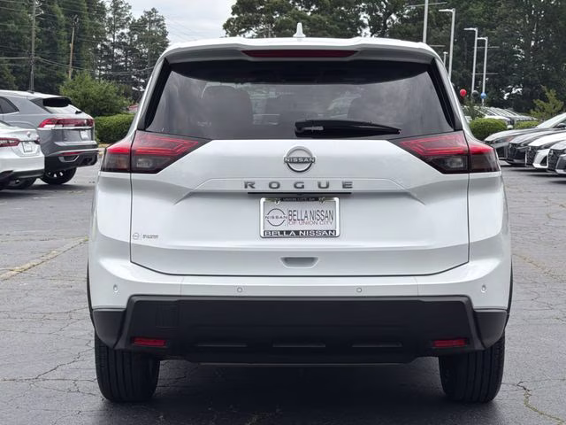2025 Everest White Pearl Nissan Rogue SV FWD SUV
