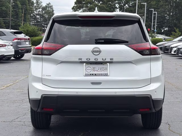 2025 Everest White Pearl Nissan Rogue SV FWD SUV