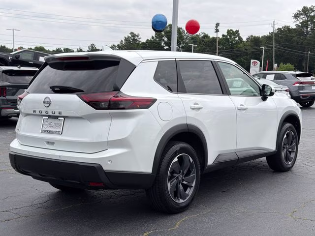 2025 Everest White Pearl Nissan Rogue SV FWD SUV