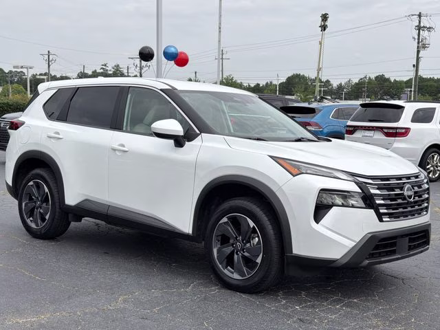 2025 Everest White Pearl Nissan Rogue SV FWD SUV