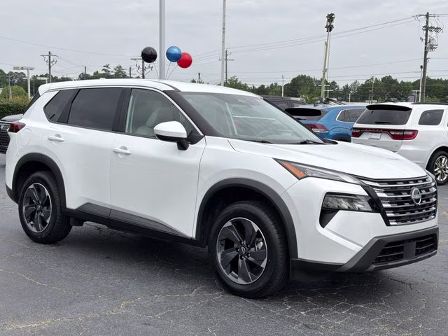 2025 Everest White Pearl Nissan Rogue SV FWD SUV