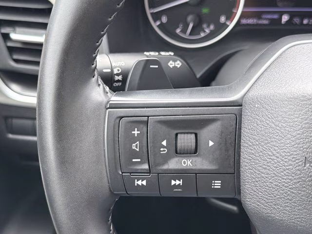 2025 Everest White Pearl Nissan Rogue SV FWD SUV