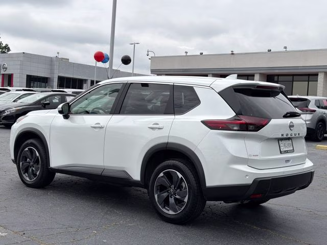 2025 Everest White Pearl Nissan Rogue SV FWD SUV