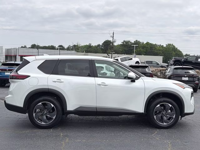 2025 Everest White Pearl Nissan Rogue SV FWD SUV