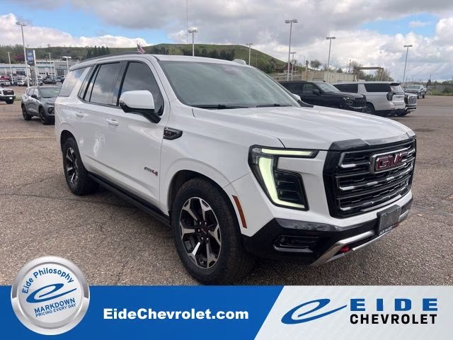 2025 GMC Yukon AT4 4X4's photo
