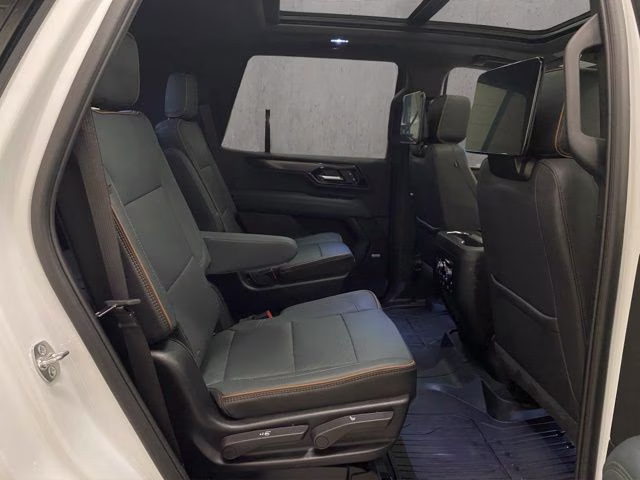 2025 Summit White GMC Yukon AT4 4X4 SUV