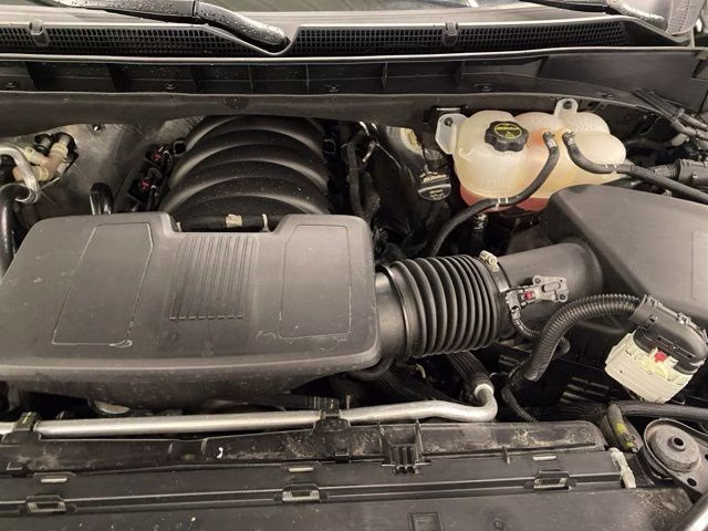 2025 Summit White GMC Yukon AT4 4X4 SUV