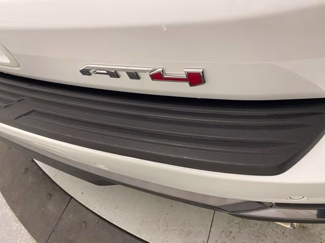 2025 Summit White GMC Yukon AT4 4X4 SUV
