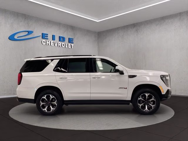 2025 Summit White GMC Yukon AT4 4X4 SUV