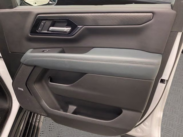 2025 Summit White GMC Yukon AT4 4X4 SUV