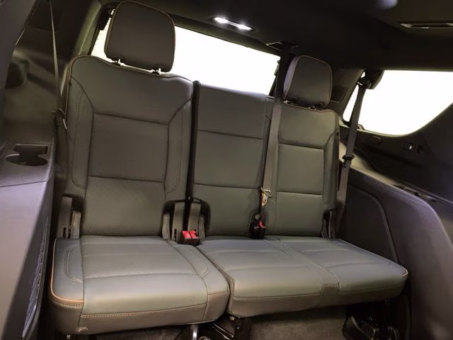 2025 Summit White GMC Yukon AT4 4X4 SUV