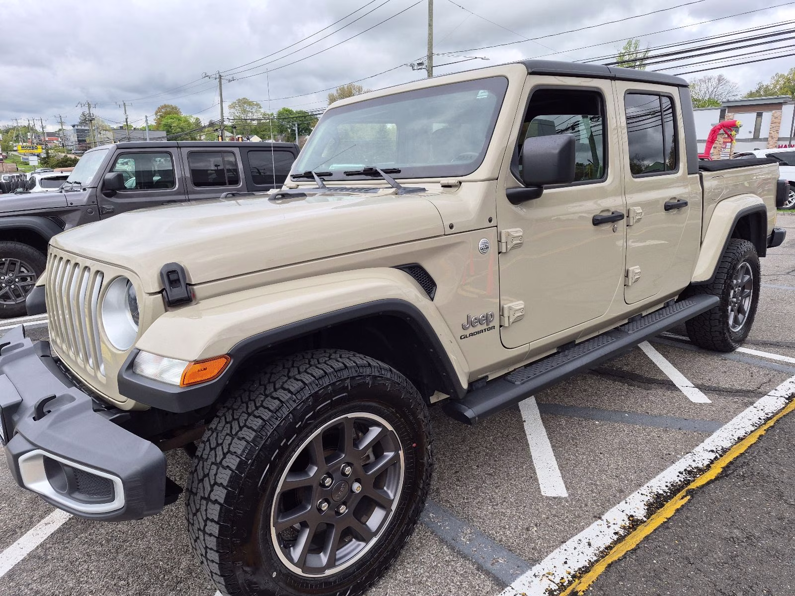 2020 Gobi Clearcoat Jeep Gladiator Overland 4X4 Truck