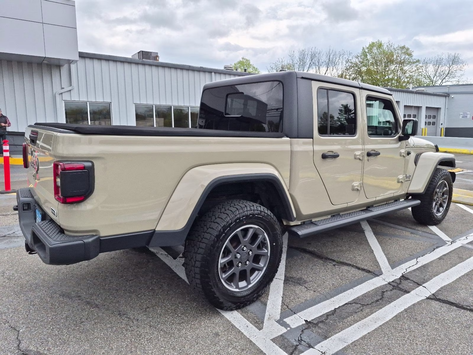 2020 Gobi Clearcoat Jeep Gladiator Overland 4X4 Truck