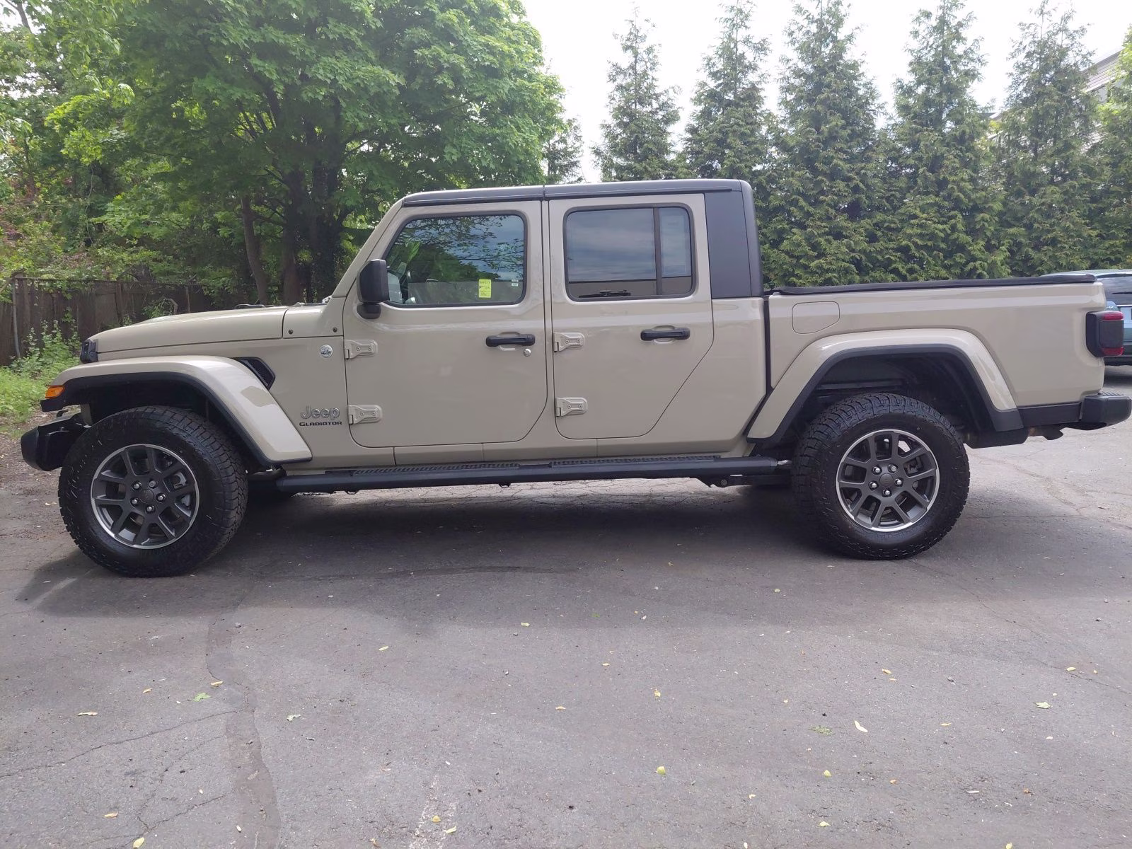 2020 Gobi Clearcoat Jeep Gladiator Overland 4X4 Truck