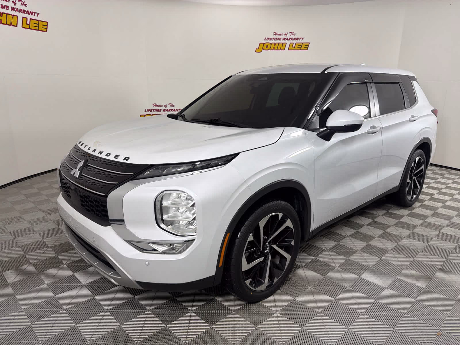 2022 Mitsubishi Outlander SE 2WD's photo