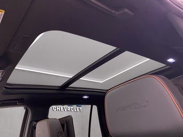 2025 Summit White GMC Yukon AT4 4X4 SUV
