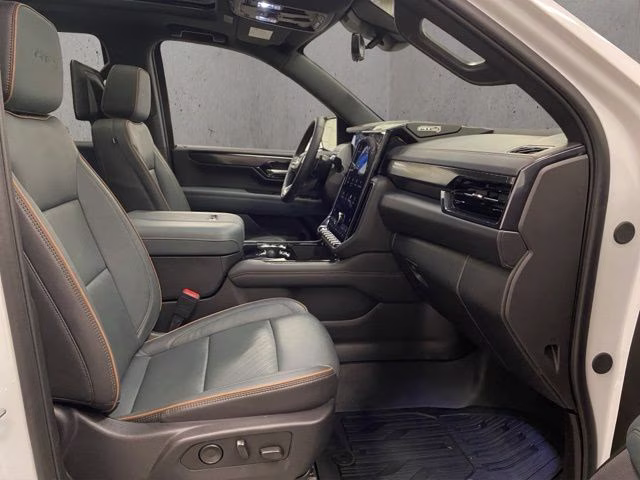 2025 Summit White GMC Yukon AT4 4X4 SUV